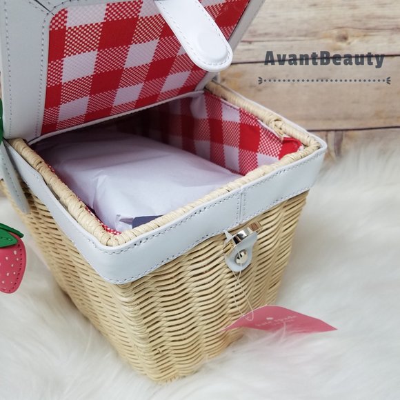 Kate Spade Picnic In The Park Basket Strawberry White Crossbody Strap included! - Picture 4 of 14